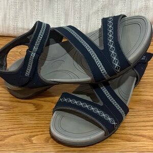 Dr. Scholl’s Sporty Blue and Gray Comfort Sandals with Adjustable Straps size 8